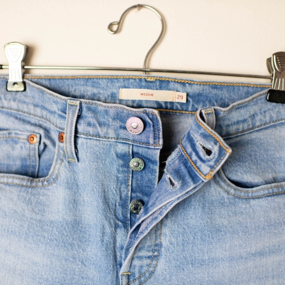 Levi's® Wedgie Icon Fit High Waist Jeans in Tango Light - Picture 6 of 6